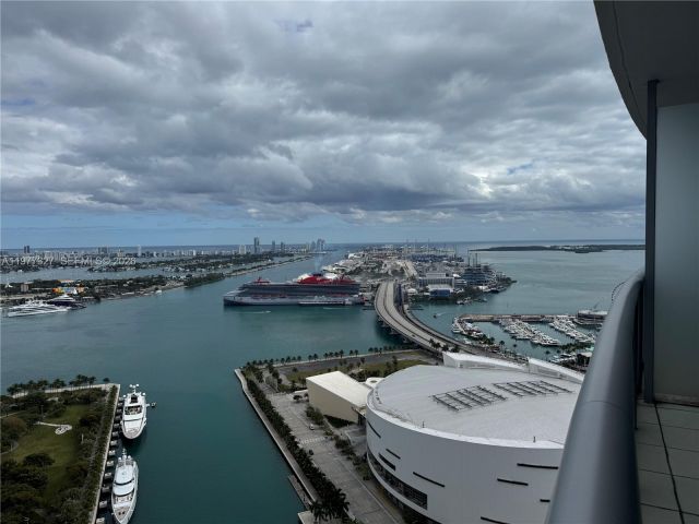 Apartment for sale  Unit #4011 - photo 7477975