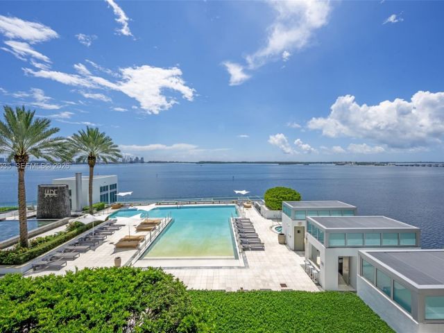 Apartment for sale  Unit #911 - photo 7511692