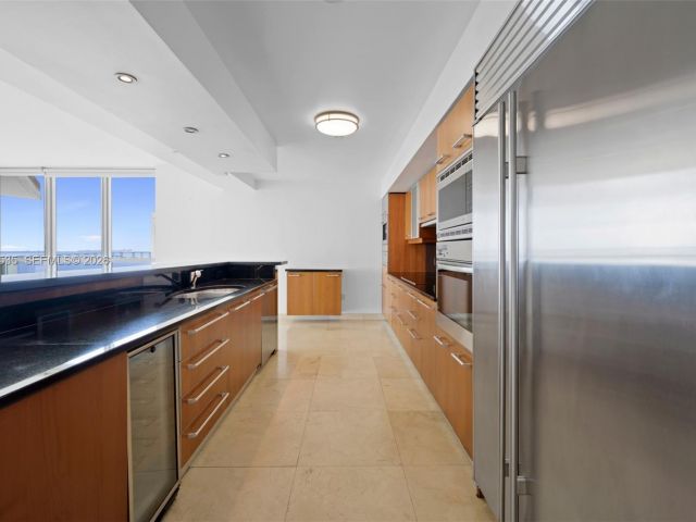 Apartment for sale  Unit #911 - photo 7511695