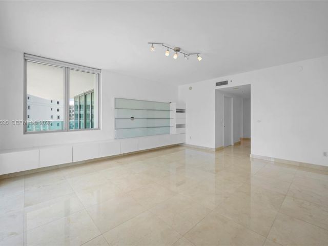 Apartment for sale  Unit #911 - photo 7511702