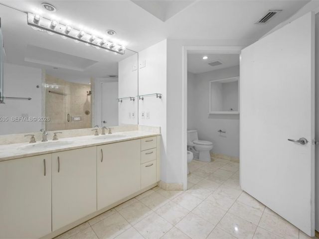 Apartment for sale  Unit #911 - photo 7511704