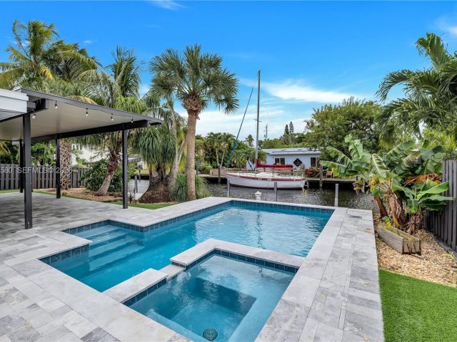 Home for rent at 1608 SW 5th Ct - photo 7482882