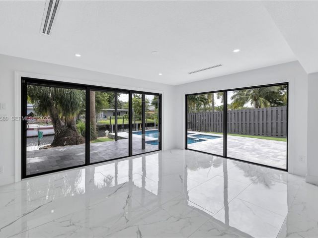 Home for rent at 1608 SW 5th Ct - photo 7482885