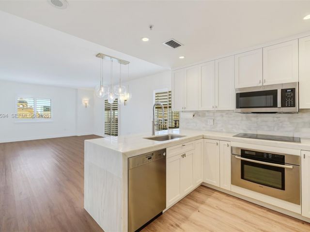 Apartment for rent  Unit #1117 - photo 7453542