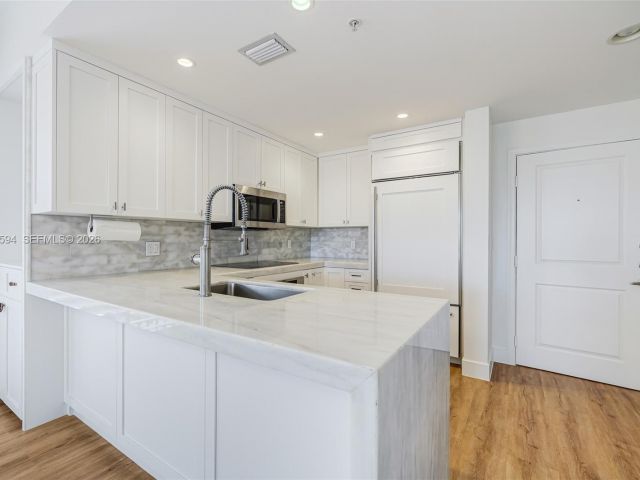 Apartment for rent  Unit #1117 - photo 7453544