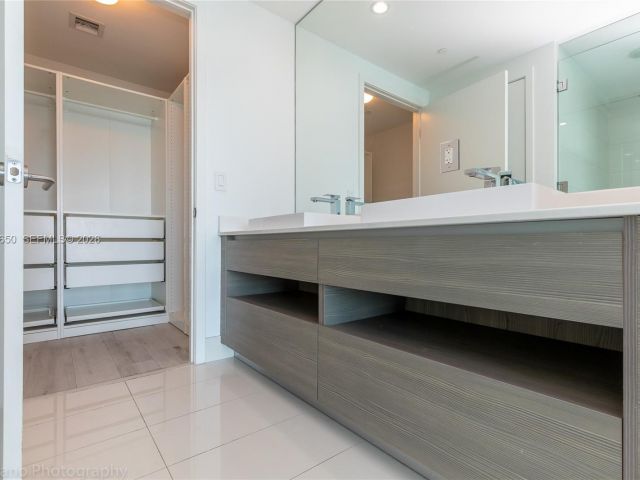 Apartment for rent  Unit # - photo 7493463