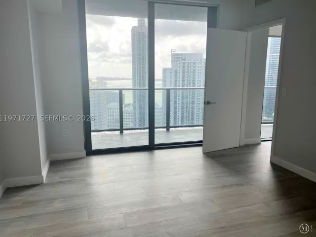 2-bedroom condo for rent in Miami - 45 SW 9th St 3703 - MondialRealty