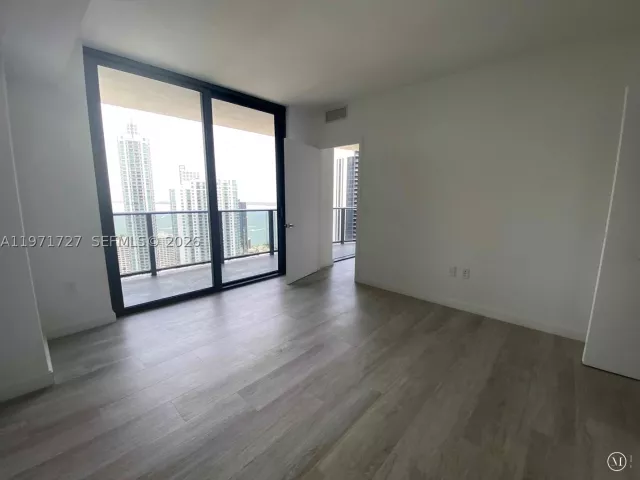 2-bedroom condo for rent in Miami - 45 SW 9th St 3703 - MondialRealty
