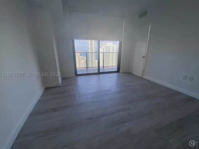 2-bedroom condo for rent in Miami - 45 SW 9th St 3703 - MondialRealty