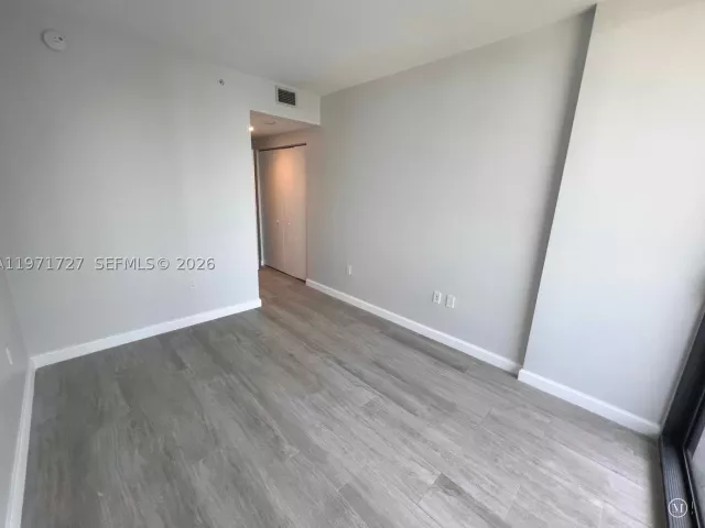 2-bedroom condo for rent in Miami - 45 SW 9th St 3703 - MondialRealty