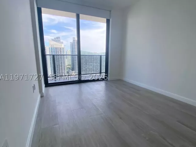 2-bedroom condo for rent in Miami - 45 SW 9th St 3703 - MondialRealty