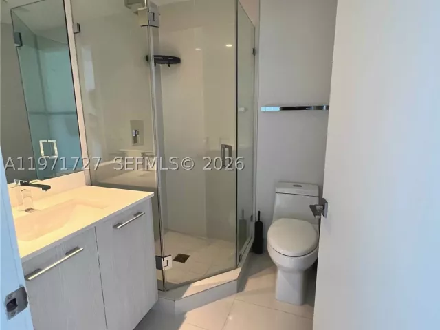 2-bedroom condo for rent in Miami - 45 SW 9th St 3703 - MondialRealty