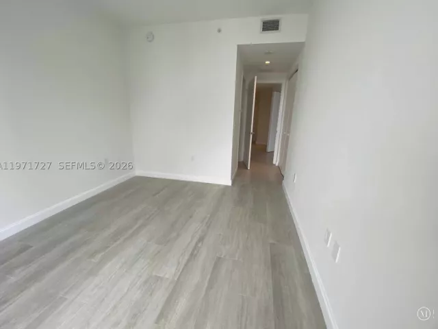 2-bedroom condo for rent in Miami - 45 SW 9th St 3703 - MondialRealty