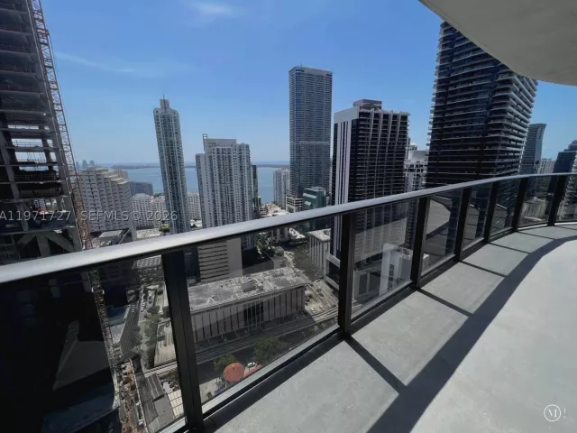 2-bedroom condo for rent in Miami - 45 SW 9th St 3703 - MondialRealty