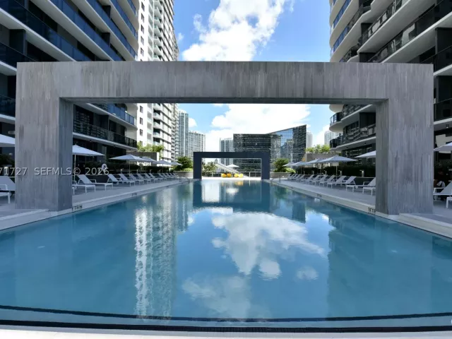 2-bedroom condo for rent in Miami - 45 SW 9th St 3703 - MondialRealty