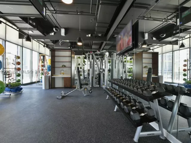 2-bedroom condo for rent in Miami - 45 SW 9th St 3703 - MondialRealty