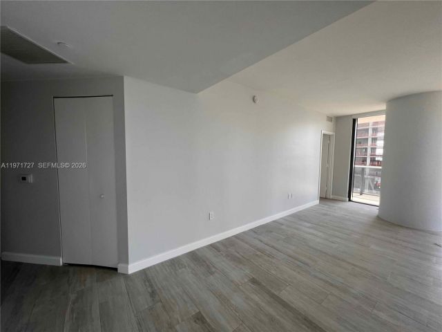 Apartment for rent  Unit #3703 - photo 7508292