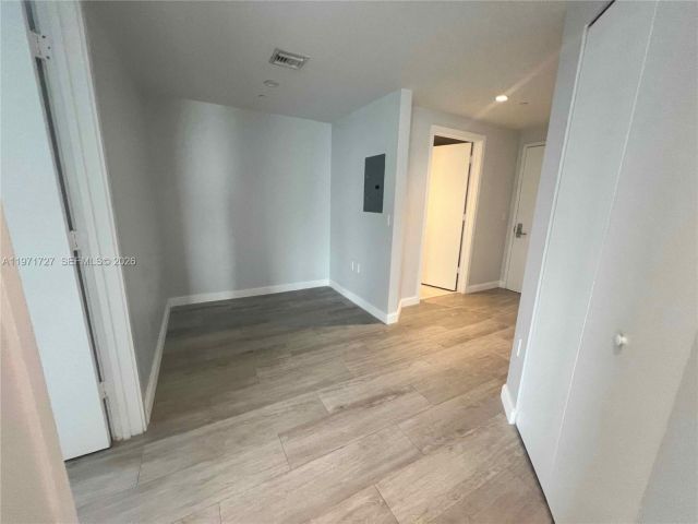 Apartment for rent  Unit #3703 - photo 7508295