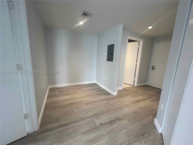 2-bedroom condo for rent in Miami - 45 SW 9th St 3703 - MondialRealty