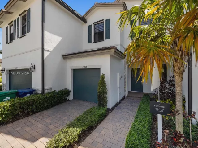 3-bedroom home for sale in Homestead - 13054 SW 233rd Ter - MondialRealty