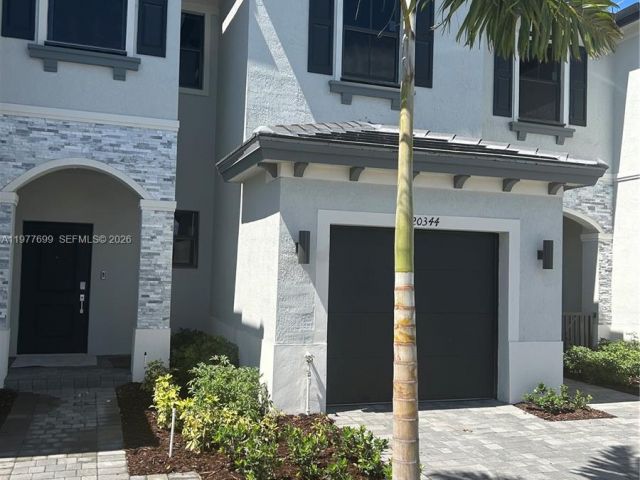 3-bedroom home for rent in Miami Gardens - 20344 NW 6th Pl - MondialRealty