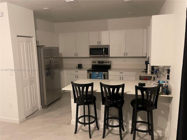 3-bedroom home for rent in Miami Gardens - 20344 NW 6th Pl - MondialRealty