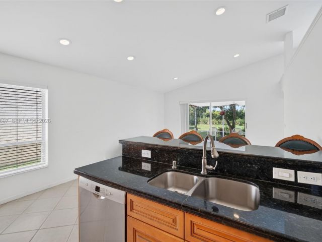 Home for rent at 10624 Plainview Cir - photo 7453436