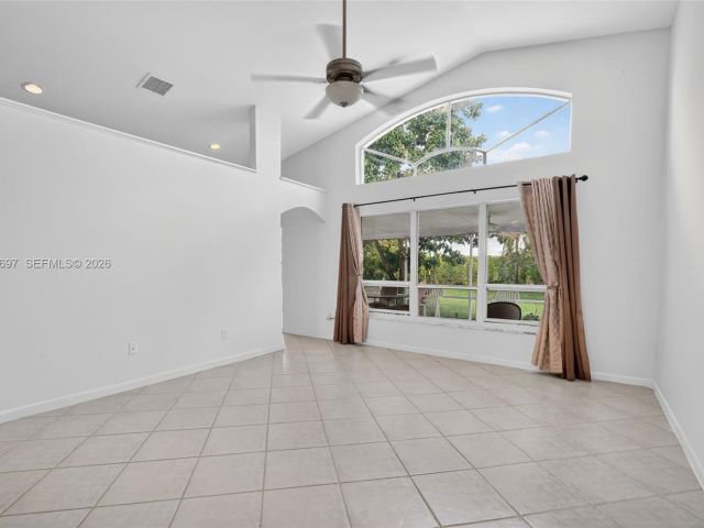 Home for rent at 10624 Plainview Cir - photo 7453441