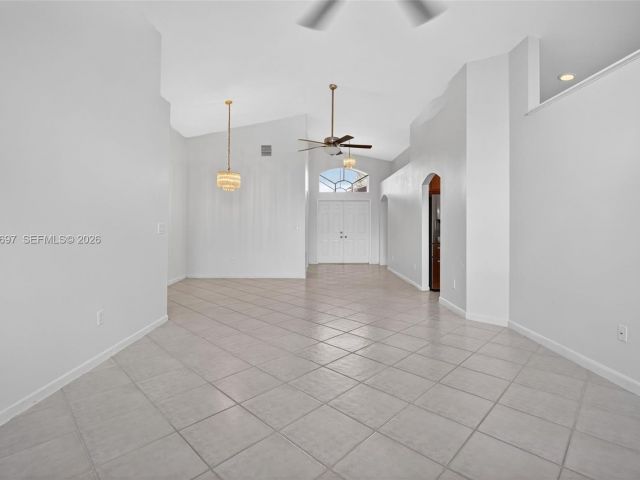 Home for rent at 10624 Plainview Cir - photo 7453442