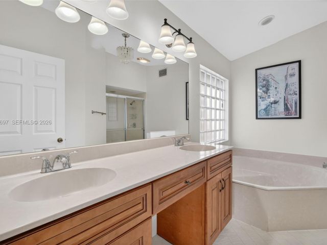 Home for rent at 10624 Plainview Cir - photo 7453446