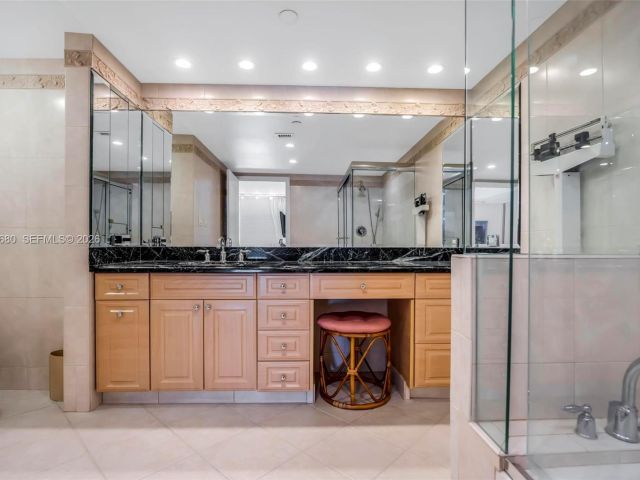 Apartment for sale  Unit #22G - photo 7527060