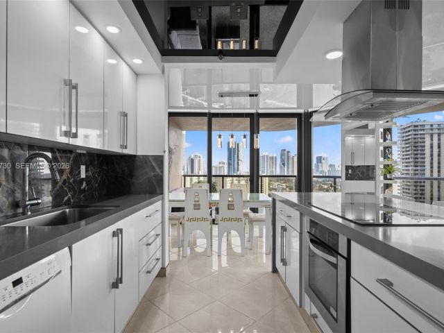 Apartment for sale  Unit #20B - photo 7505650