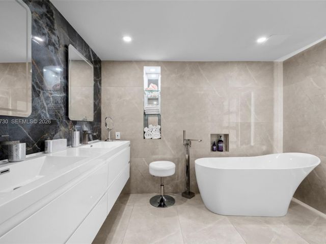 Apartment for sale  Unit #20B - photo 7505656