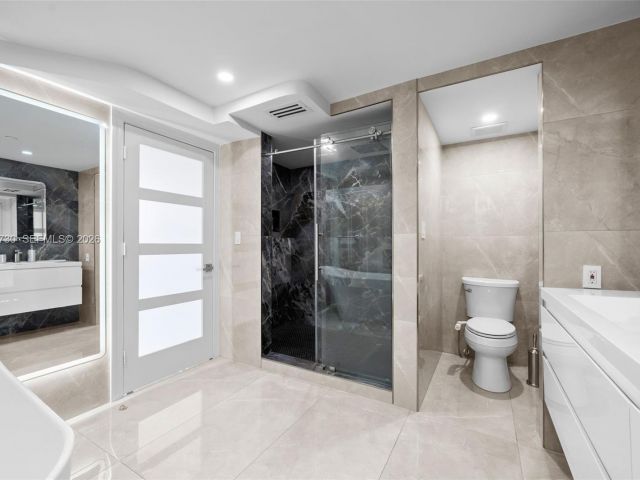 Apartment for sale  Unit #20B - photo 7505657