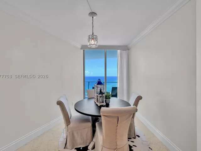3-bedroom condo for rent in Hollywood - 3101 S Ocean Dr 2807 - MondialRealty