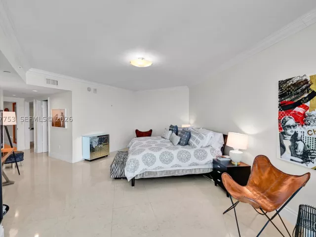 3-bedroom condo for rent in Hollywood - 3101 S Ocean Dr 2807 - MondialRealty