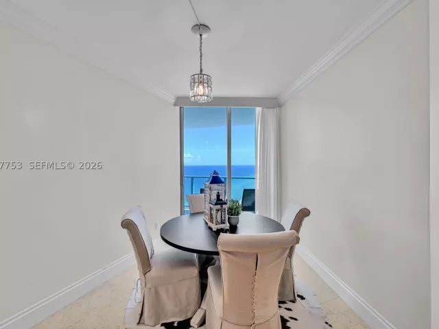 3-bedroom condo for rent in Hollywood - 3101 S Ocean Dr 2807 - MondialRealty