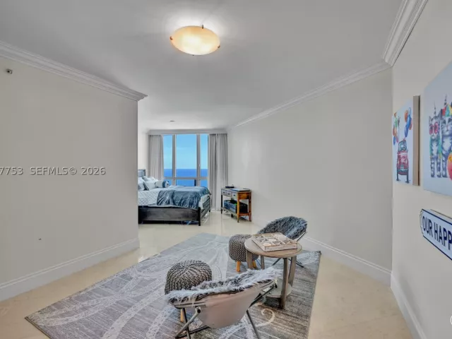 3-bedroom condo for rent in Hollywood - 3101 S Ocean Dr 2807 - MondialRealty