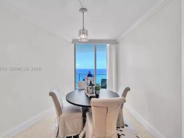 3-bedroom condo for rent in Hollywood - 3101 S Ocean Dr 2807 - MondialRealty