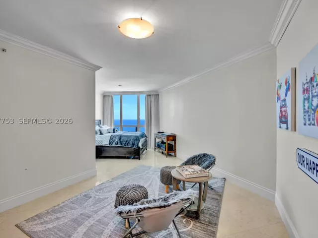 3-bedroom condo for rent in Hollywood - 3101 S Ocean Dr 2807 - MondialRealty