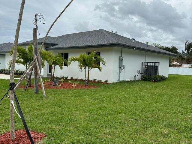 Home for rent at 15620 NW 39th Ct 0 - photo 7480144