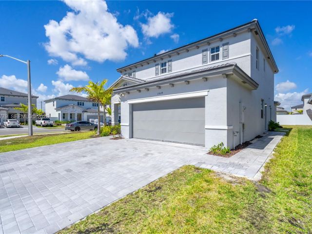 Home for sale at 13629 SW 186th Ln - photo 7526677