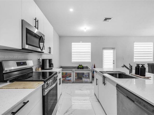 Home for sale at 13629 SW 186th Ln - photo 7526686