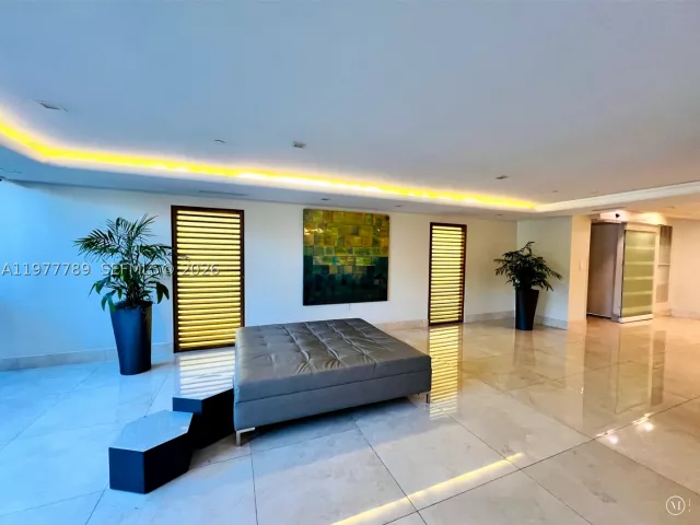 1-bedroom condo for rent in Miami - 540 Brickell Key Dr 202 - MondialRealty