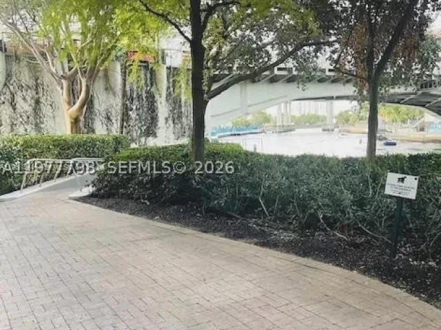 1-bedroom condo for sale in Miami - 185 SW 7th St 1605 - MondialRealty
