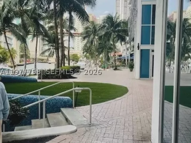 1-bedroom condo for sale in Miami - 185 SW 7th St 1605 - MondialRealty
