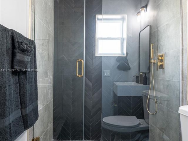 Home for sale at 1236 NE 16th Ave - photo 7482744