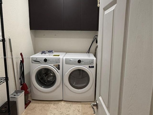 2-bedroom home for rent in Homestead - 3227 NE 11th Dr 3227 - MondialRealty