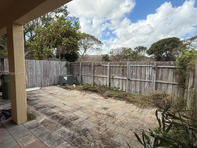 2-bedroom home for rent in Homestead - 3227 NE 11th Dr 3227 - MondialRealty