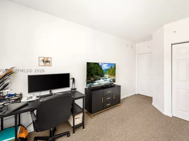2-bedroom condo for sale in Sunny Isles Beach - 17100 N Bay Rd 1810 - MondialRealty
